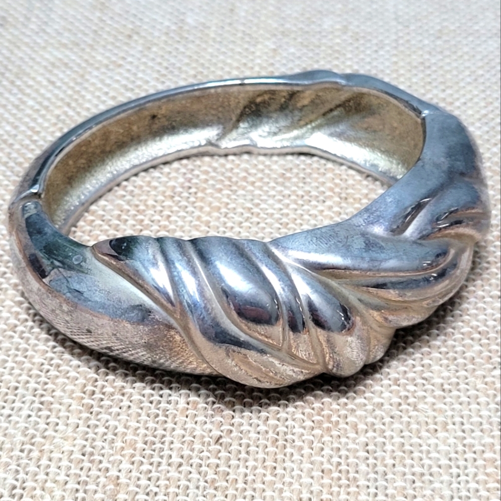 Silvertone | Spring Hinged Bracelet - image 1